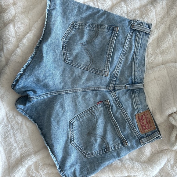 Levis high waisted mom Distressed Denim Women Shorts 31 - Picture 3 of 5